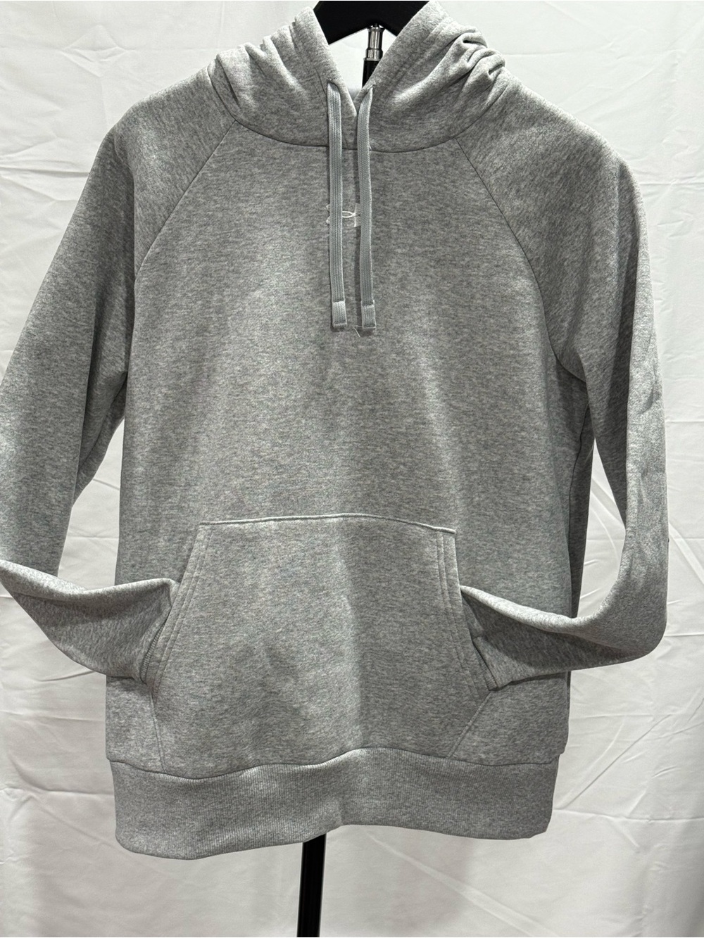 Under Armour Heather Gray Fleece Pullover Hoodie Small NWOT

New without tags